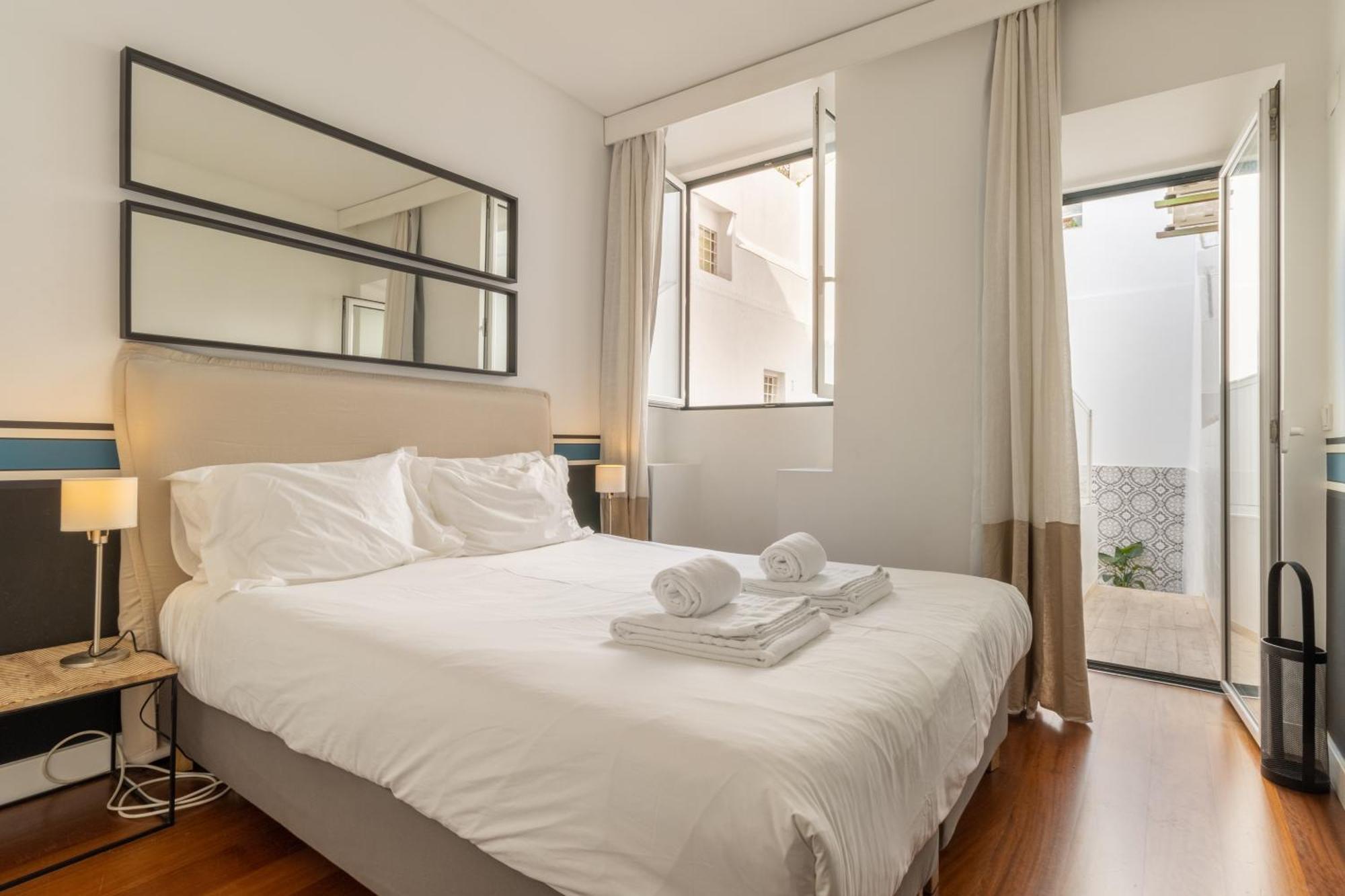 Апартаменты Modern 3Br, Terrace, Ac/Heating & Self Check-In Лиссабон Экстерьер фото
